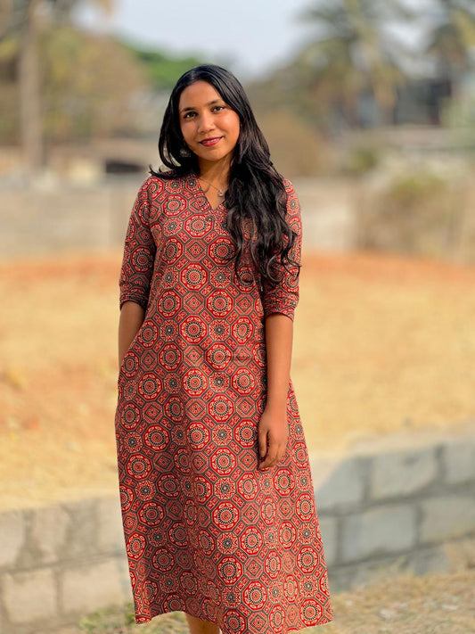 Maroon Printed Cotton Kurti - V-Neck, 3/4 Sleeves & Midi Length